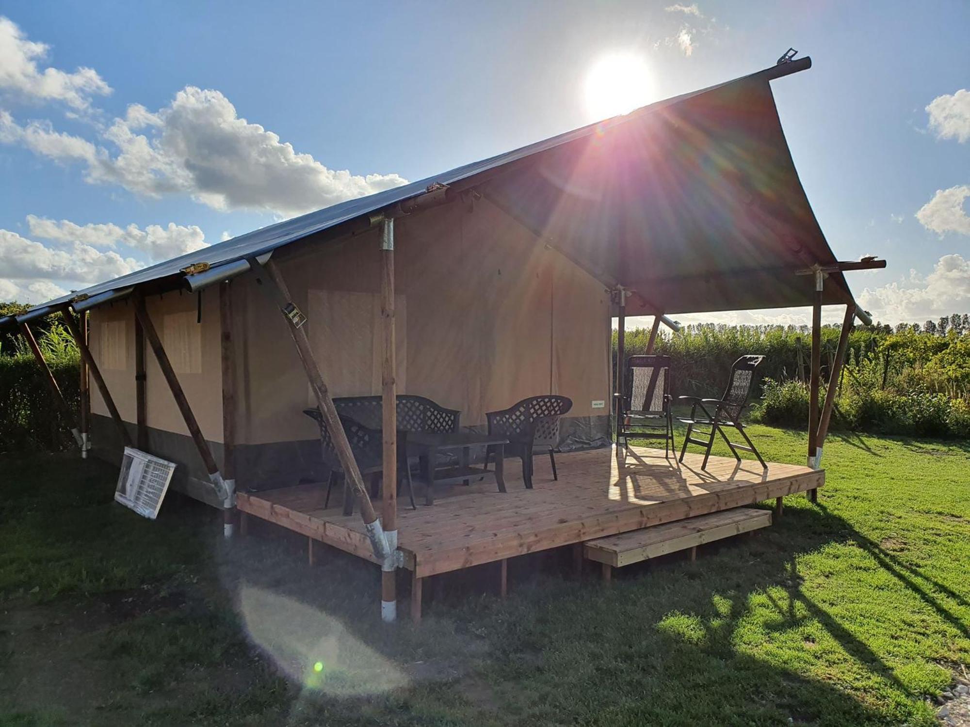 Camping De Oude Rijn Ter Aar Номер фото
